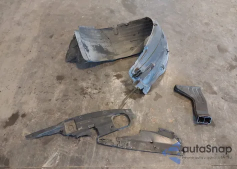 2017 Hyundai Santa Fe Sport 2.4L z USA, uszkodzony, nr VIN 5NMZUDLBXHH015181